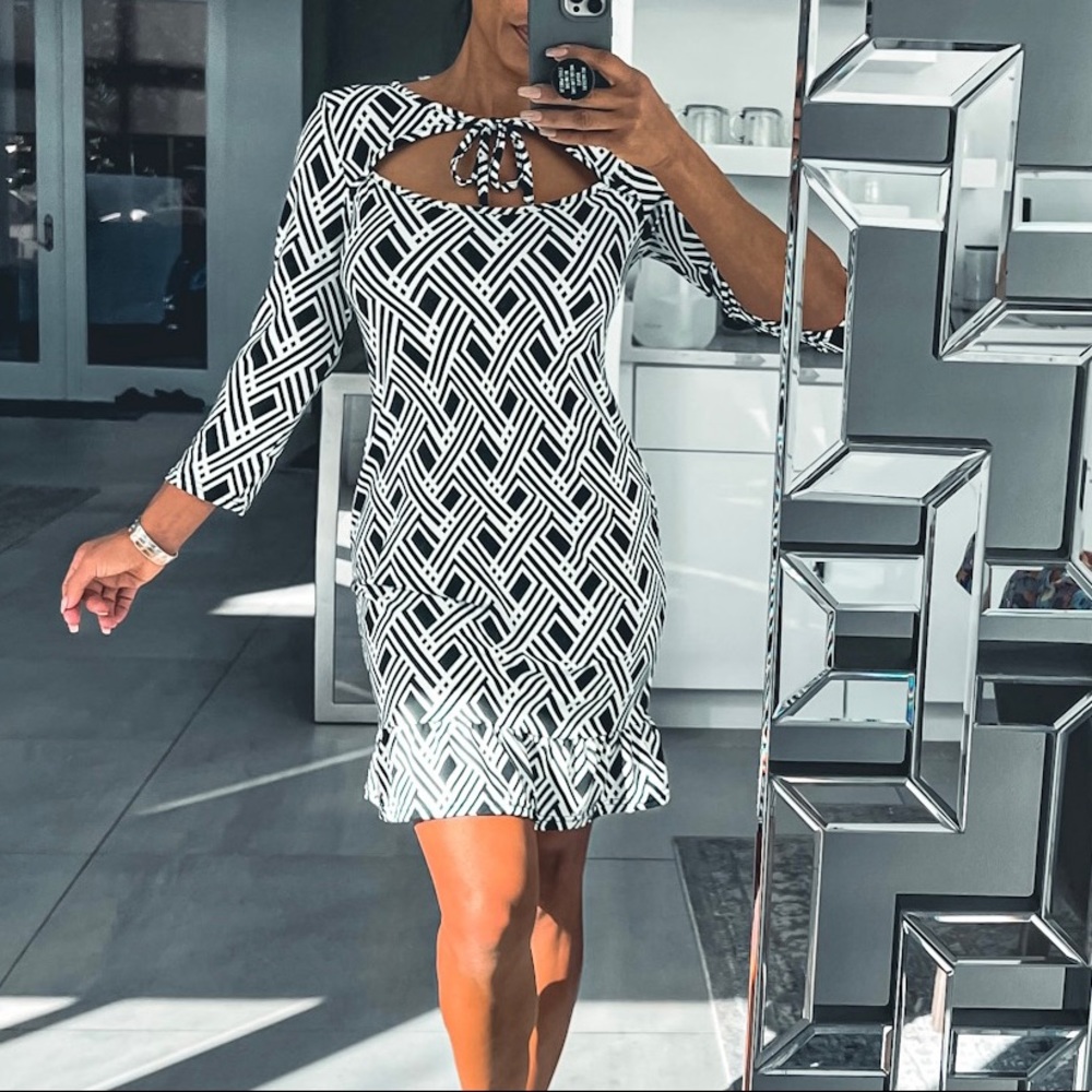 Black and white chevron print dress